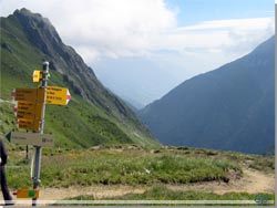TMB. Skiltetr ved Col de Balme p vej ind i Schweiz