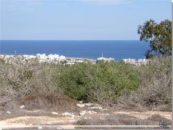 Cypern. Protares set p afstand og lidt fra oven [Klik for et strre billede]