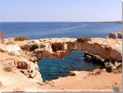Cypern. Broen ved klippehulerne [Klik for et strre billede]